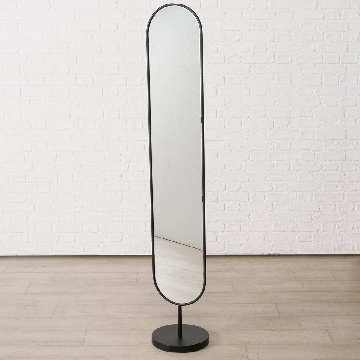 ΚΑΘΡΕΠΤΗΣ ΣΕ ΒΑΣΗ Orion ΜΕΤΑΛΛΟ ΜΑΥΡΟ 30Χ30Χ172cm